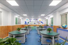 行知宏学校环境-科学教室